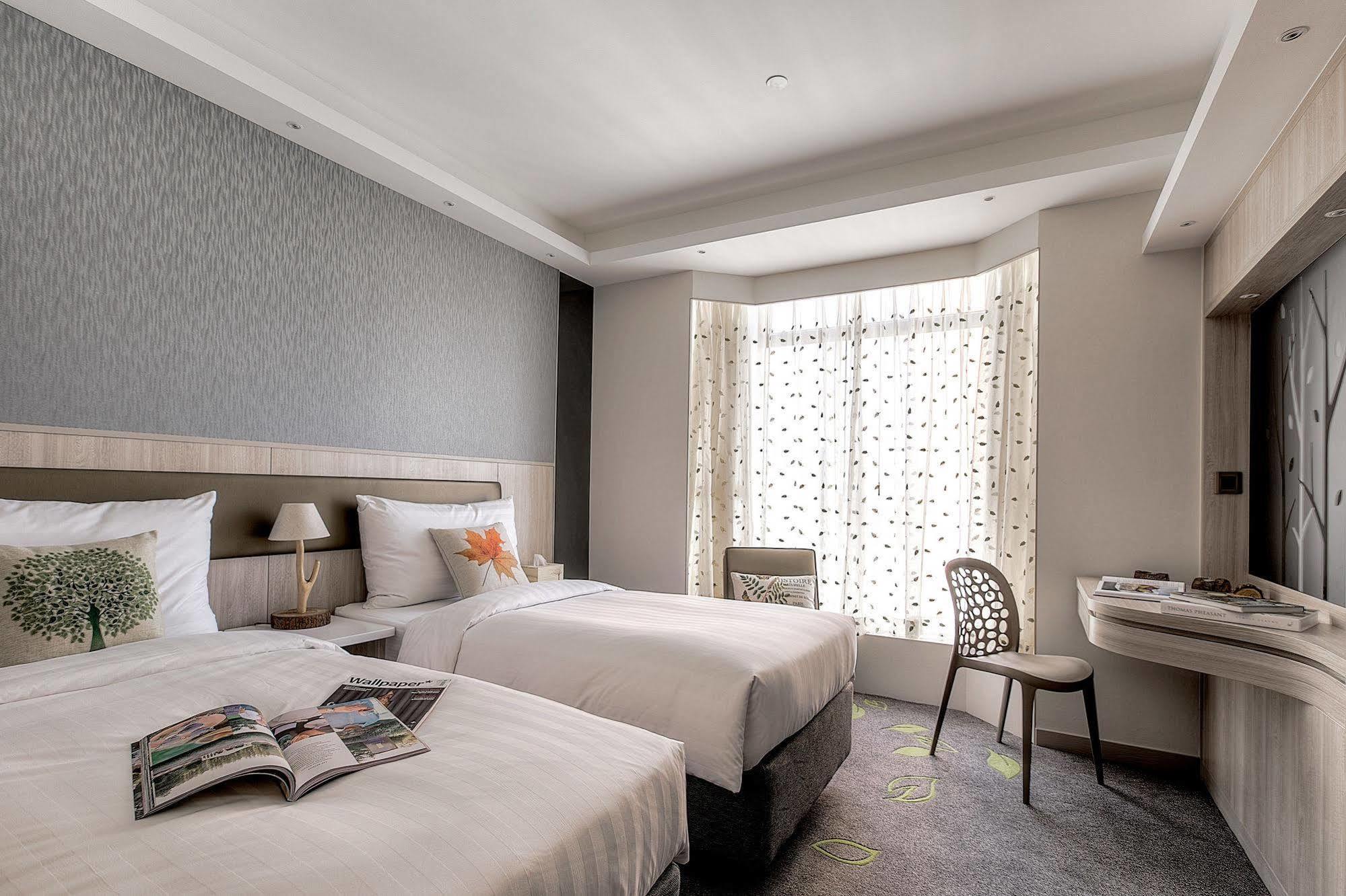 Stanford Hillview Hotel 4*